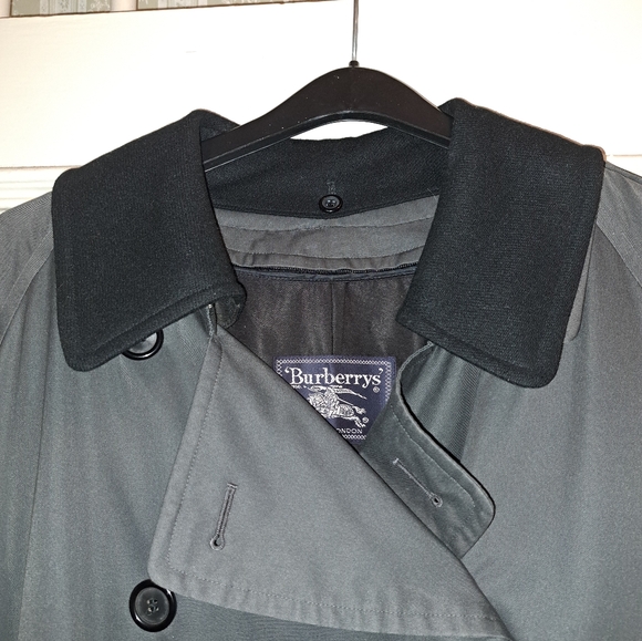 Burberry All Weather Trench Coat - Picture 3 of 10